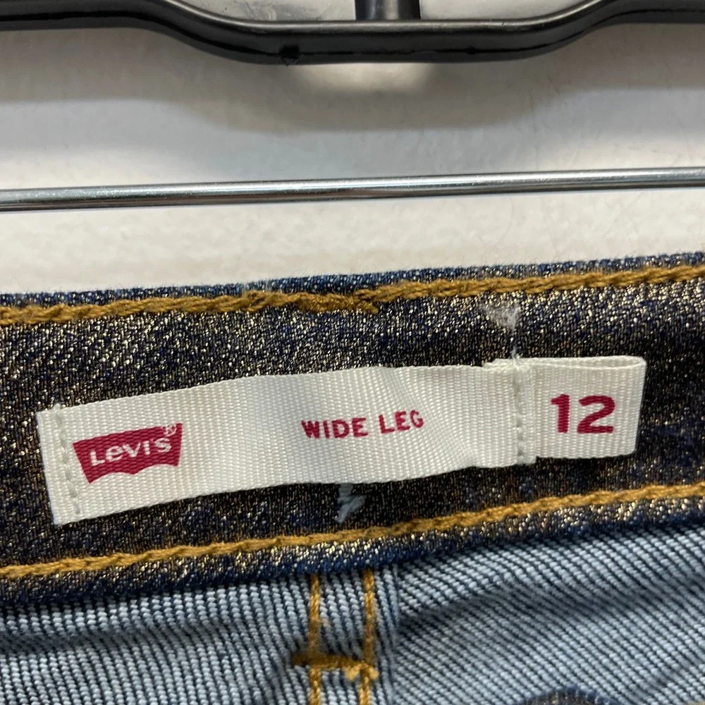 Levis these levi